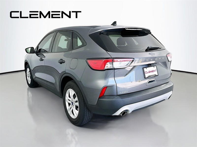 Ford Escape Vehicle Full-screen Gallery Image 10