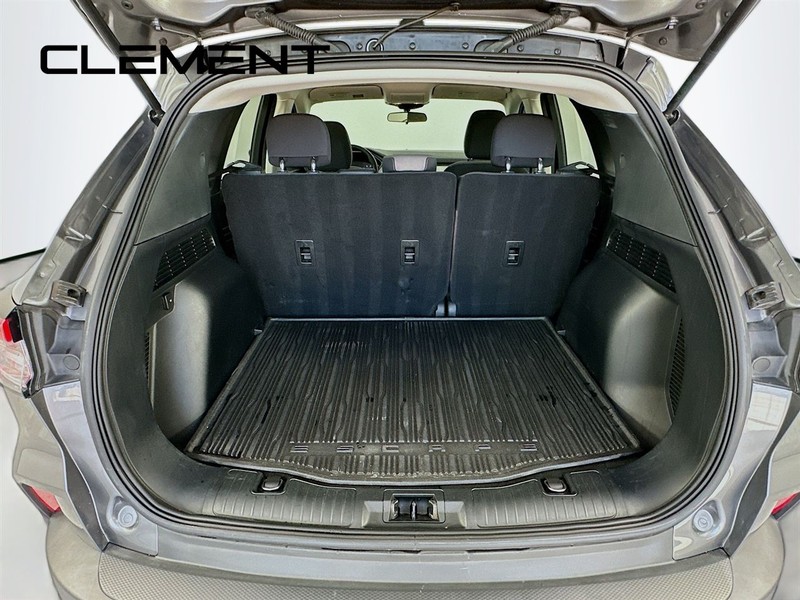 Ford Escape Vehicle Full-screen Gallery Image 11