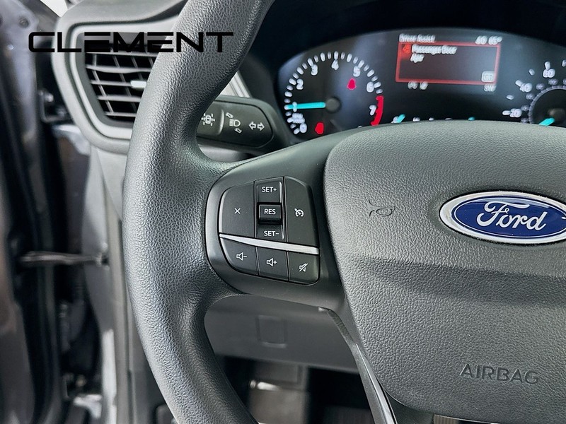 Ford Escape Vehicle Full-screen Gallery Image 16