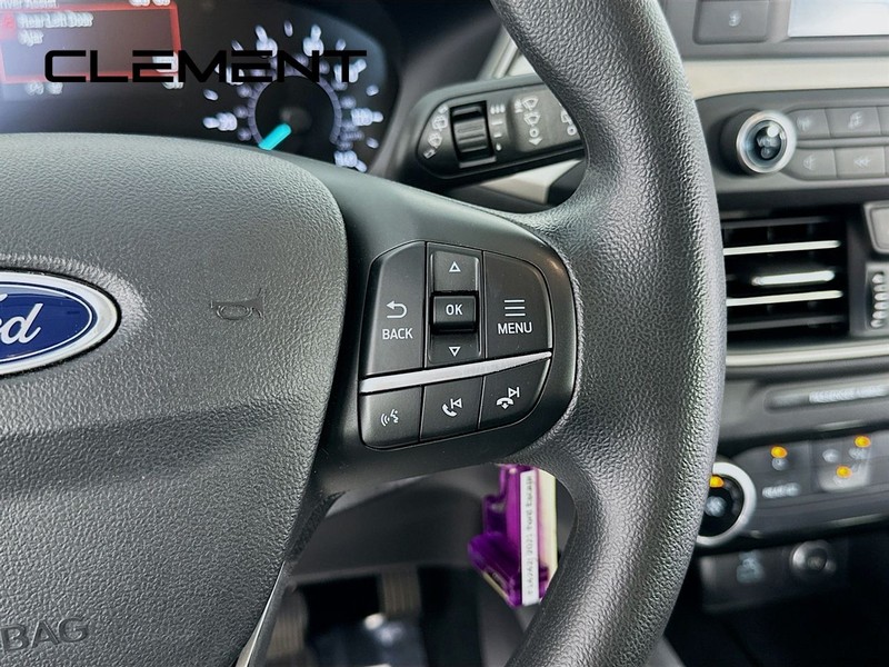 Ford Escape Vehicle Full-screen Gallery Image 17