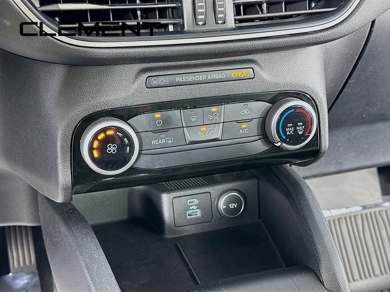 Ford Escape Vehicle Full-screen Gallery Image 22