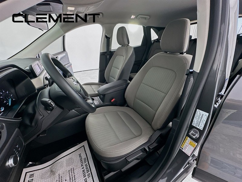 Ford Escape Vehicle Full-screen Gallery Image 28