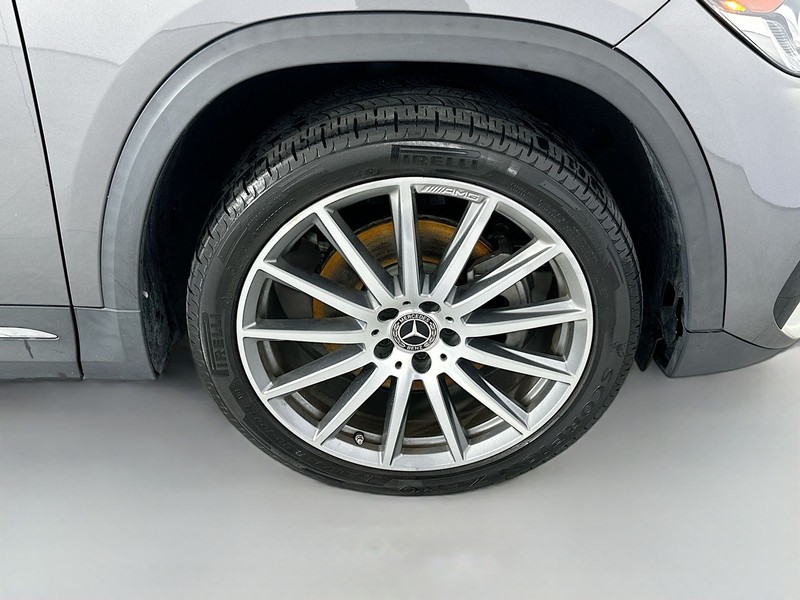 Mercedes-Benz GLA Vehicle Full-screen Gallery Image 29