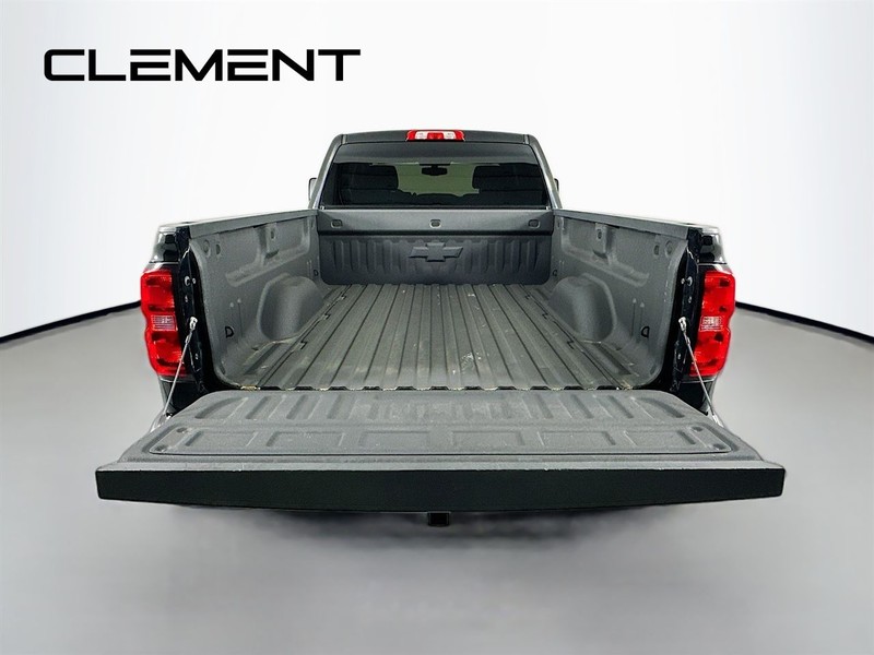 Chevrolet Silverado 1500 Vehicle Full-screen Gallery Image 11
