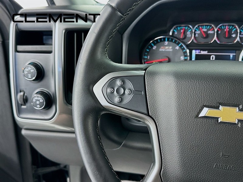 Chevrolet Silverado 1500 Vehicle Full-screen Gallery Image 16