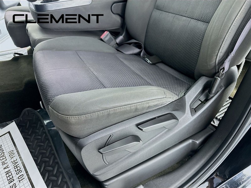 Chevrolet Silverado 1500 Vehicle Full-screen Gallery Image 24