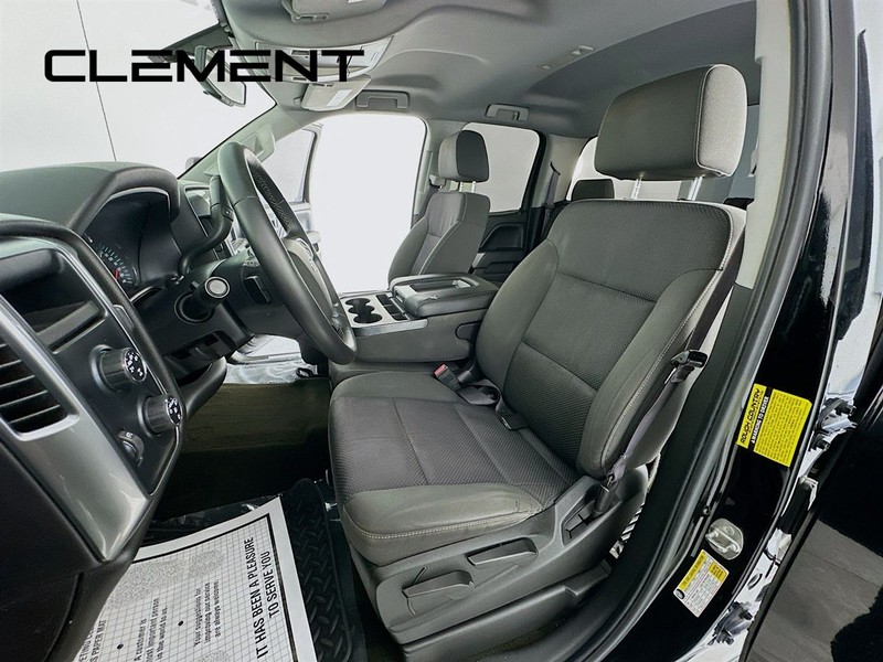 Chevrolet Silverado 1500 Vehicle Full-screen Gallery Image 26