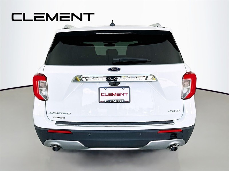 Ford Explorer Vehicle Full-screen Gallery Image 8