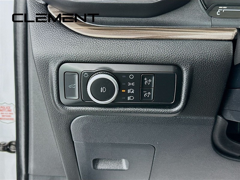 Ford Explorer Vehicle Full-screen Gallery Image 14