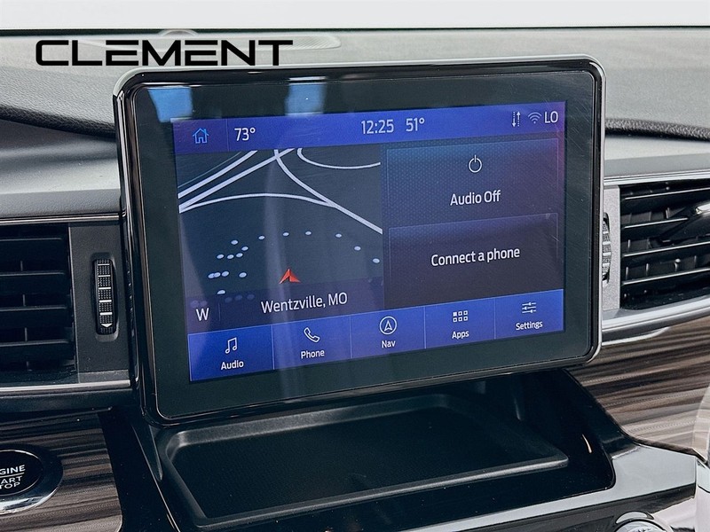 Ford Explorer Vehicle Full-screen Gallery Image 19