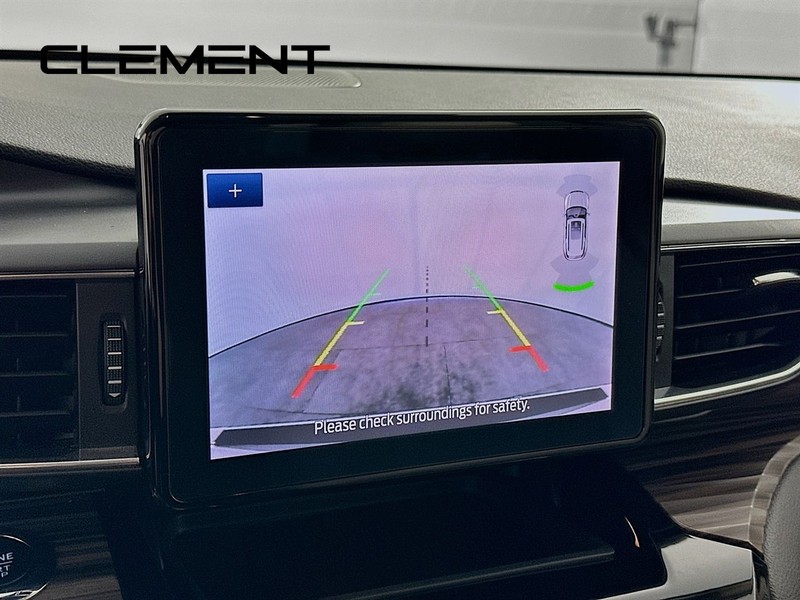 Ford Explorer Vehicle Full-screen Gallery Image 20