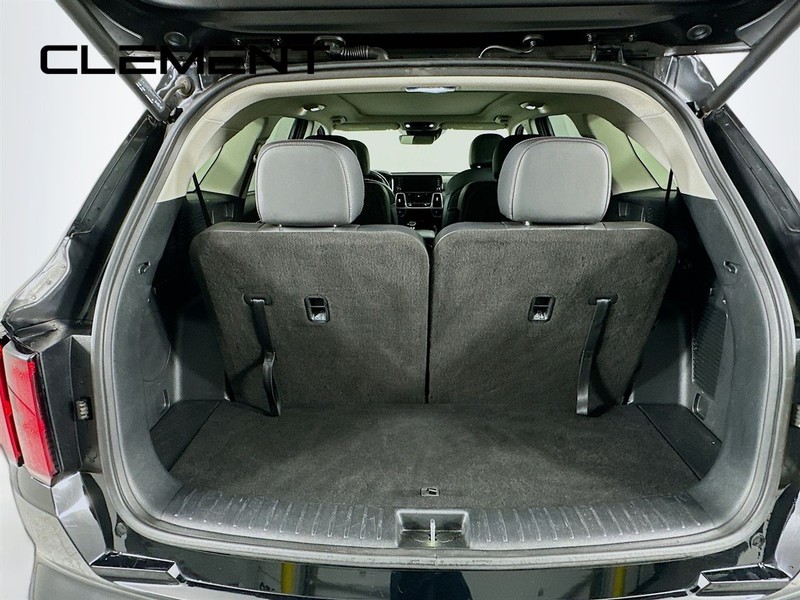 Kia Sorento Vehicle Image 11