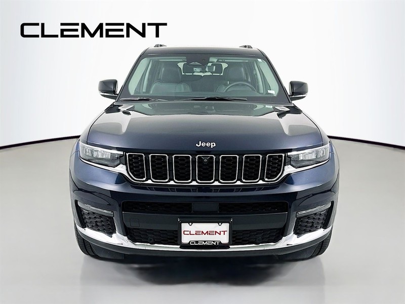 Jeep Grand Cherokee L Vehicle Full-screen Gallery Image 3