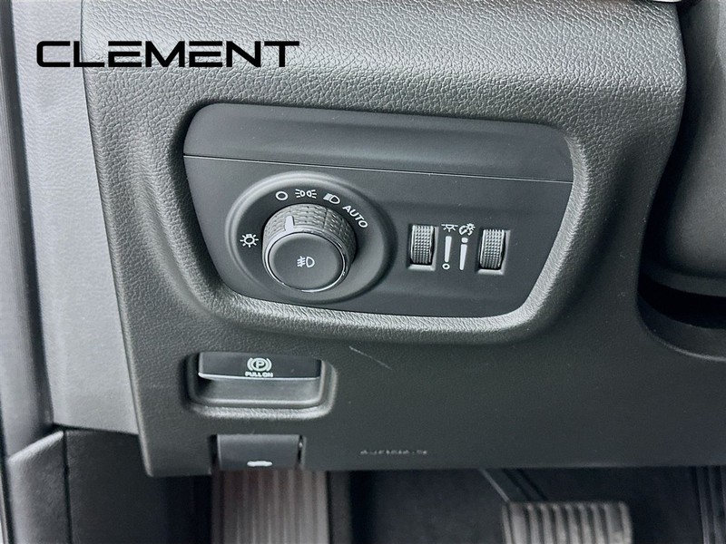 Jeep Grand Cherokee L Vehicle Full-screen Gallery Image 14