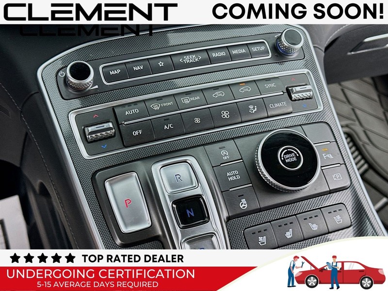 Hyundai Santa Fe Vehicle Full-screen Gallery Image 22