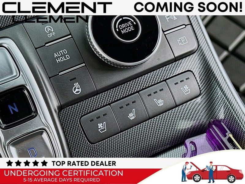 Hyundai Santa Fe Vehicle Full-screen Gallery Image 23