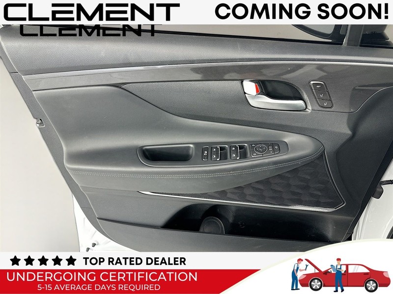 Hyundai Santa Fe Vehicle Full-screen Gallery Image 29
