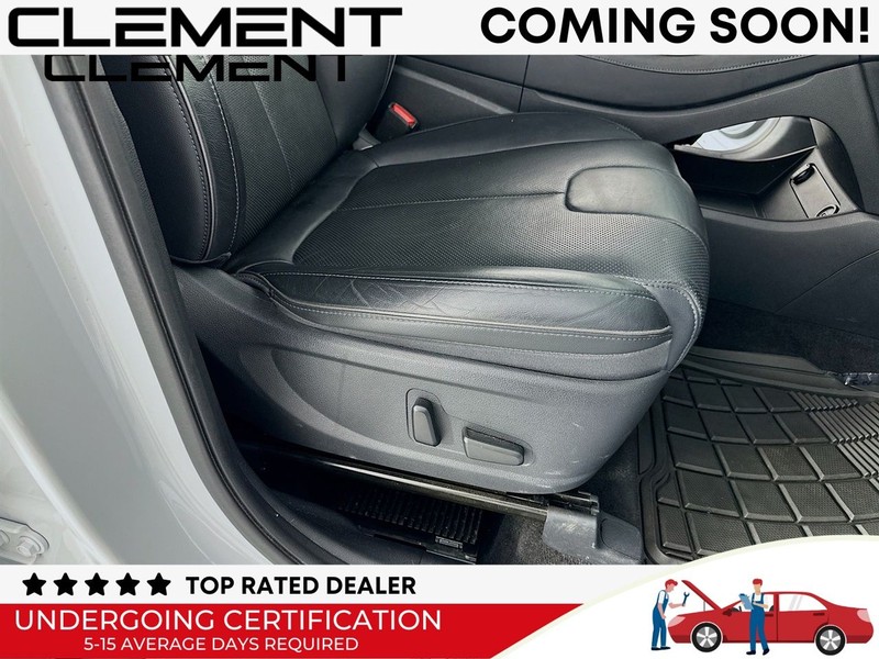 Hyundai Santa Fe Vehicle Full-screen Gallery Image 34