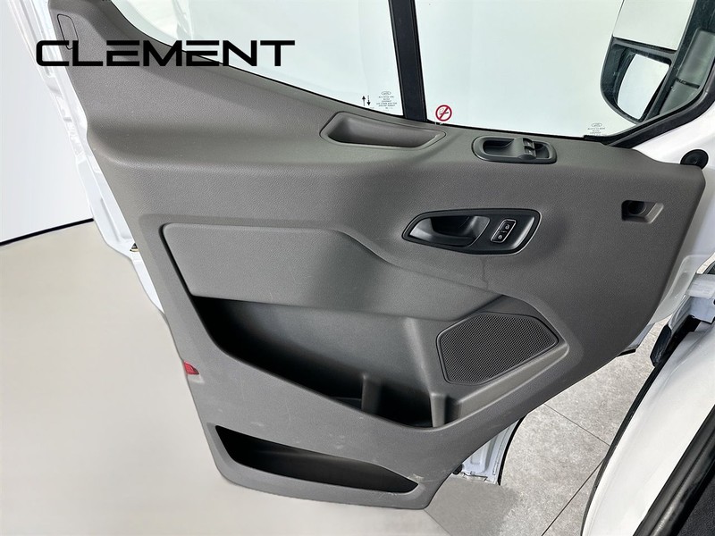 Ford Transit Cargo Van Vehicle Full-screen Gallery Image 26