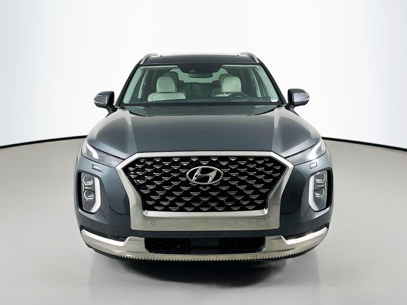 Hyundai Palisade Vehicle Full-screen Gallery Image 2