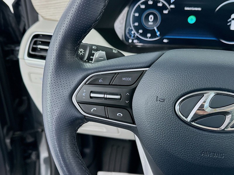 Hyundai Palisade Vehicle Full-screen Gallery Image 12