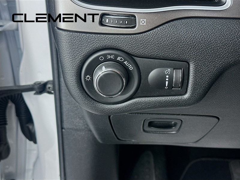 Jeep Cherokee Vehicle Full-screen Gallery Image 14