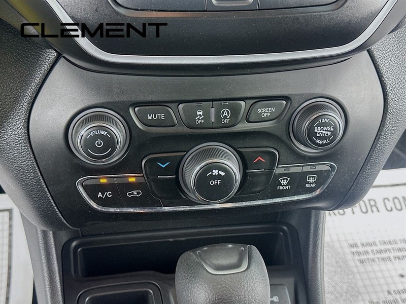Jeep Cherokee Vehicle Full-screen Gallery Image 22