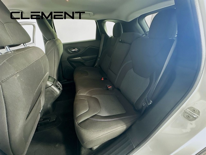 Jeep Cherokee Vehicle Full-screen Gallery Image 30