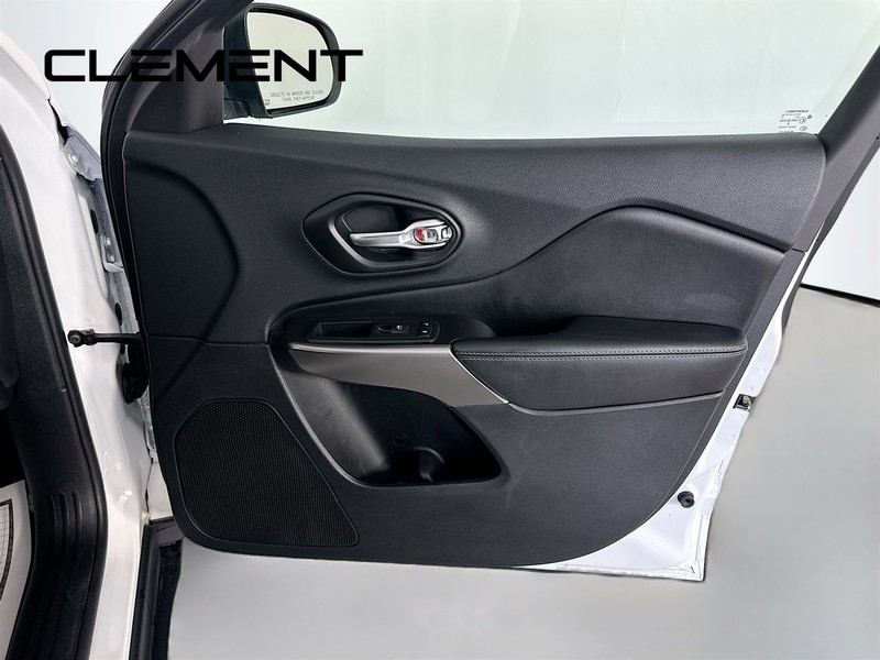 Jeep Cherokee Vehicle Full-screen Gallery Image 34