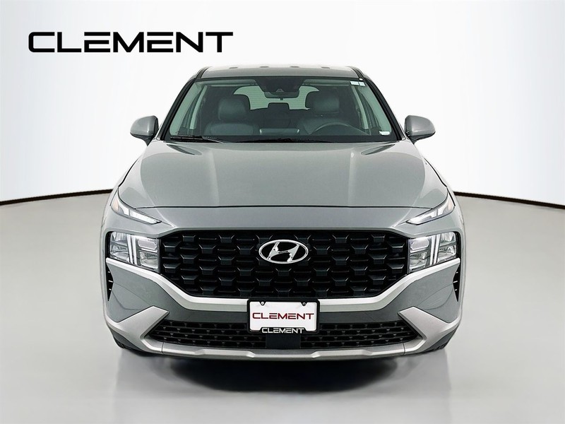 Hyundai Santa Fe Vehicle Full-screen Gallery Image 3