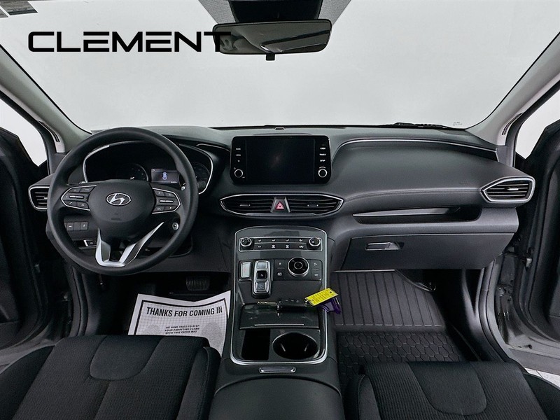 Hyundai Santa Fe Vehicle Full-screen Gallery Image 12
