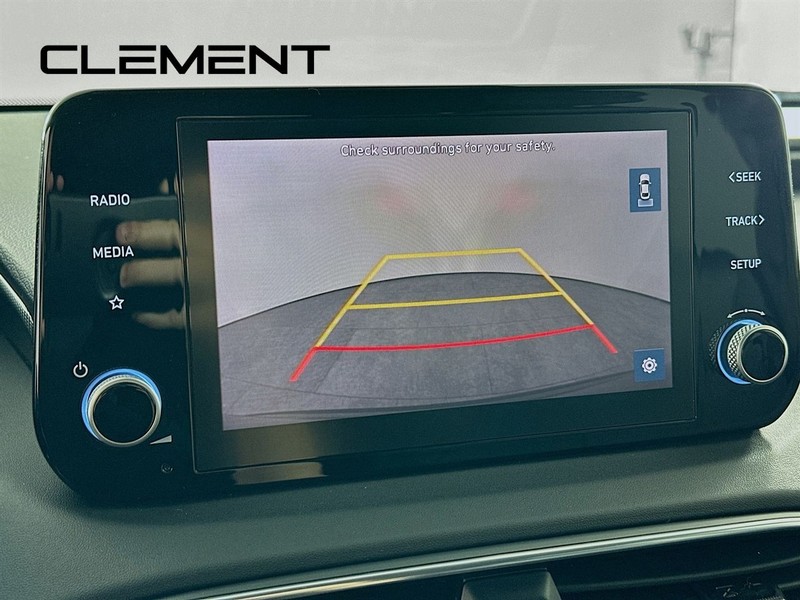 Hyundai Santa Fe Vehicle Full-screen Gallery Image 20