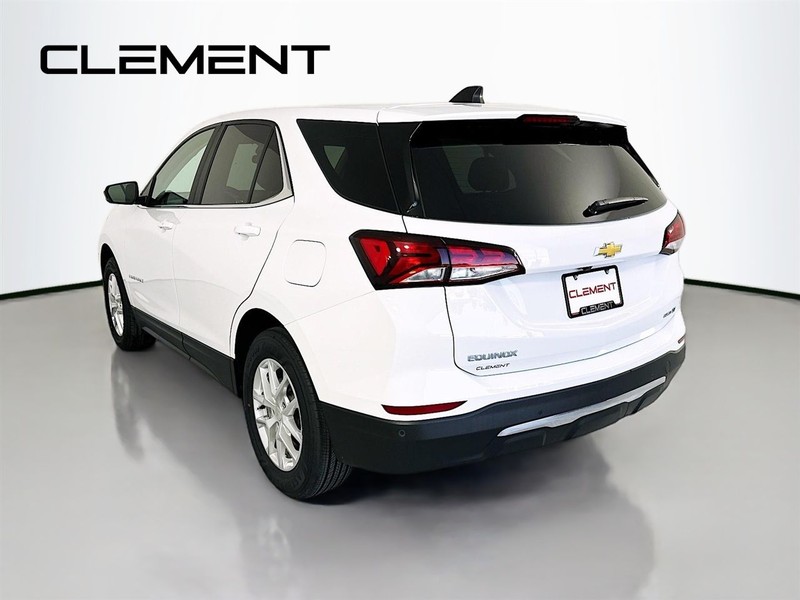 Chevrolet Equinox Vehicle Full-screen Gallery Image 10