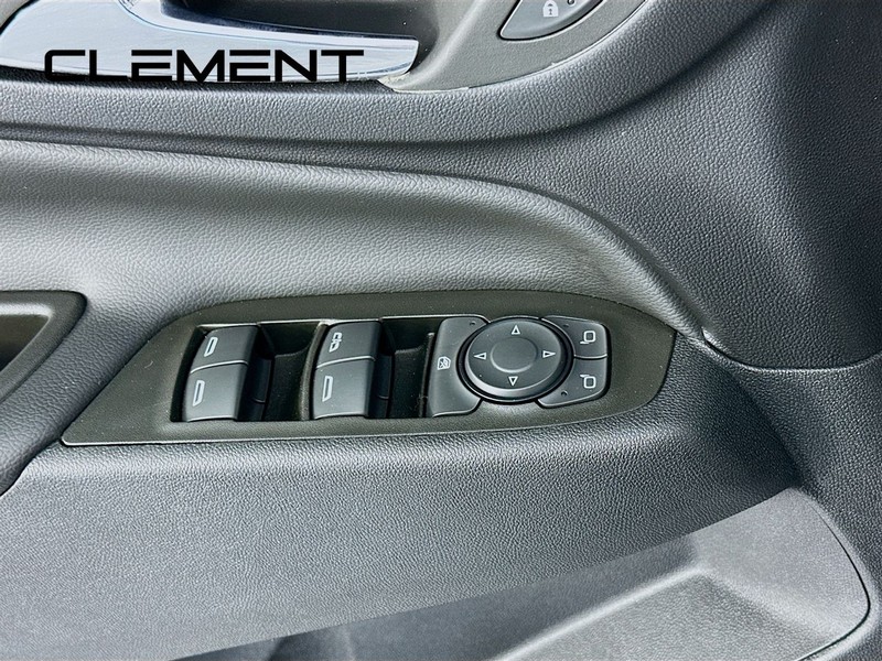 Chevrolet Equinox Vehicle Full-screen Gallery Image 26