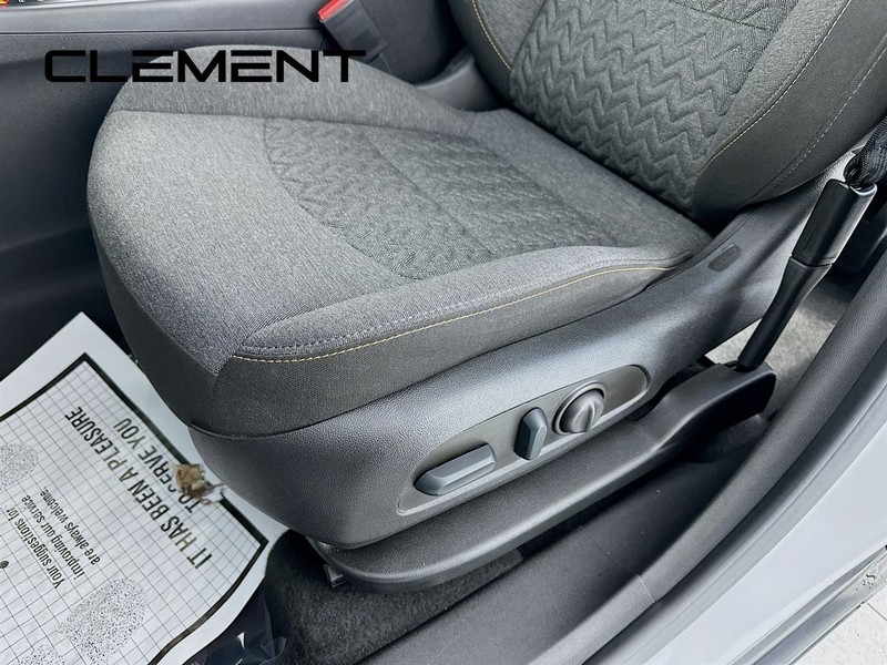 Chevrolet Equinox Vehicle Full-screen Gallery Image 28