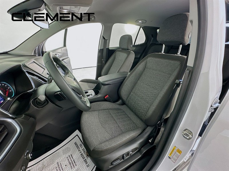 Chevrolet Equinox Vehicle Full-screen Gallery Image 29