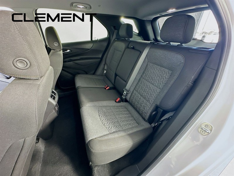Chevrolet Equinox Vehicle Full-screen Gallery Image 31