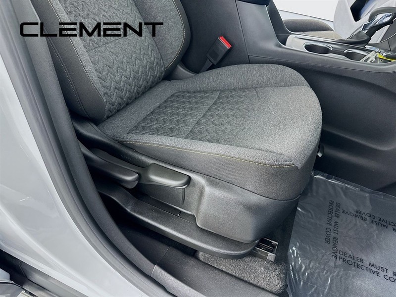 Chevrolet Equinox Vehicle Full-screen Gallery Image 32