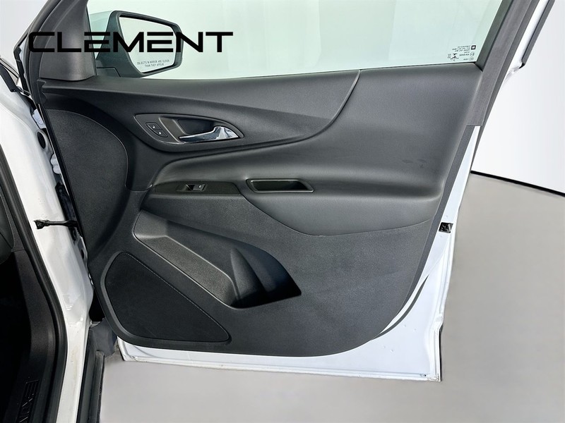 Chevrolet Equinox Vehicle Full-screen Gallery Image 34