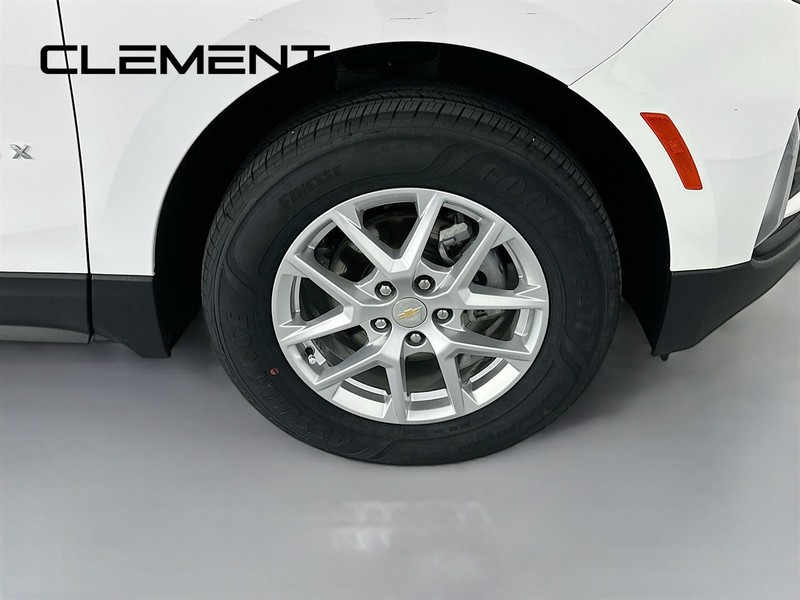 Chevrolet Equinox Vehicle Full-screen Gallery Image 35
