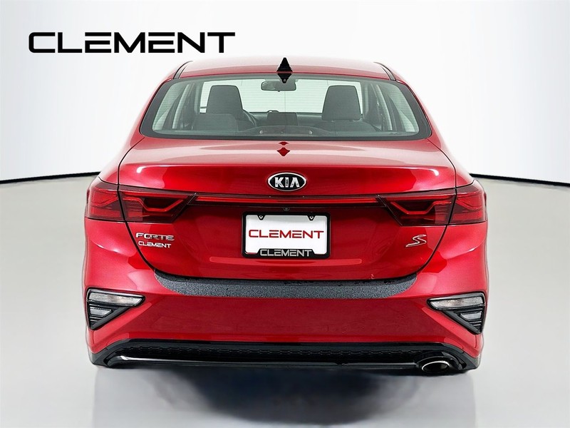 Kia Forte Vehicle Full-screen Gallery Image 8