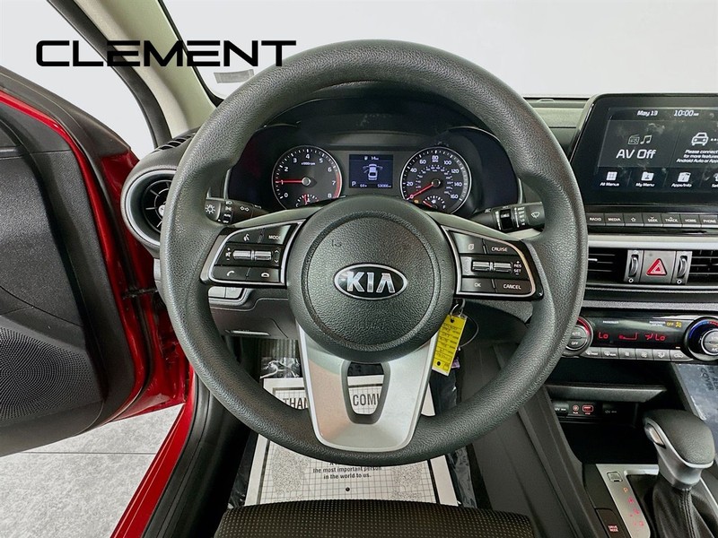 Kia Forte Vehicle Full-screen Gallery Image 15