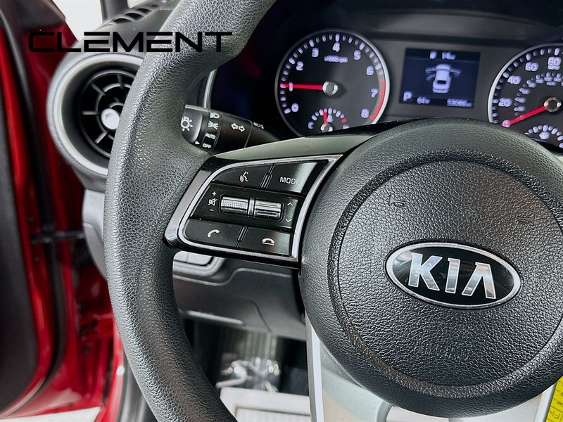 Kia Forte Vehicle Full-screen Gallery Image 16