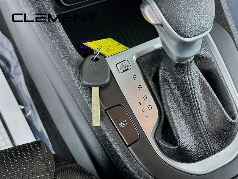 Kia Forte Vehicle Full-screen Gallery Image 23