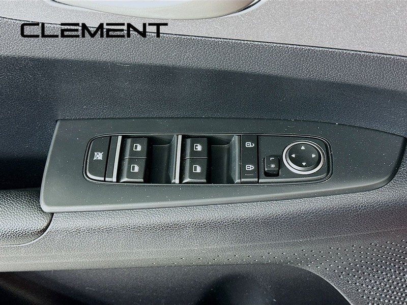 Kia Forte Vehicle Full-screen Gallery Image 24