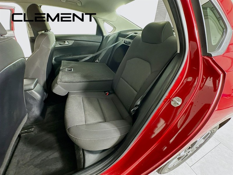 Kia Forte Vehicle Full-screen Gallery Image 30