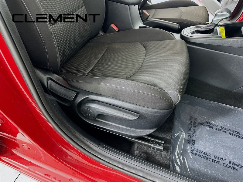 Kia Forte Vehicle Full-screen Gallery Image 31