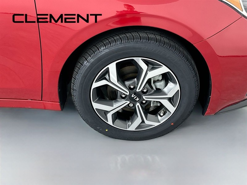 Kia Forte Vehicle Full-screen Gallery Image 34