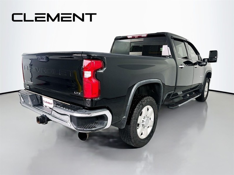 Chevrolet Silverado 2500HD Vehicle Full-screen Gallery Image 7