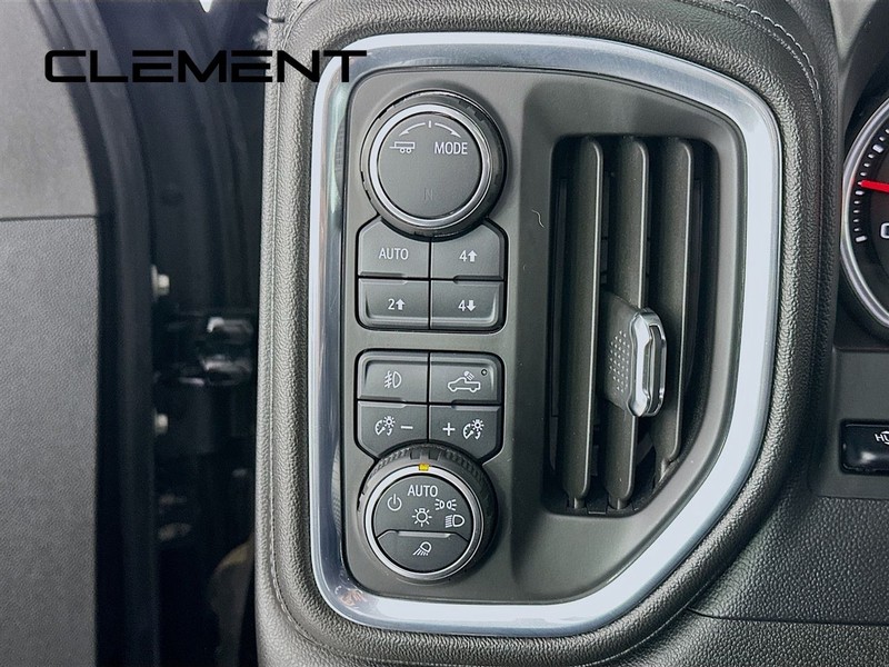 Chevrolet Silverado 2500HD Vehicle Full-screen Gallery Image 14